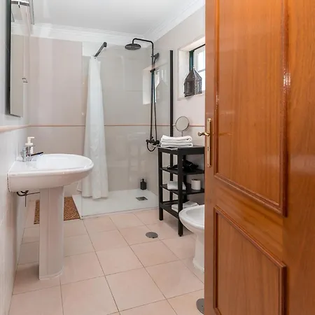Bed & Breakfast Galo Preto - *